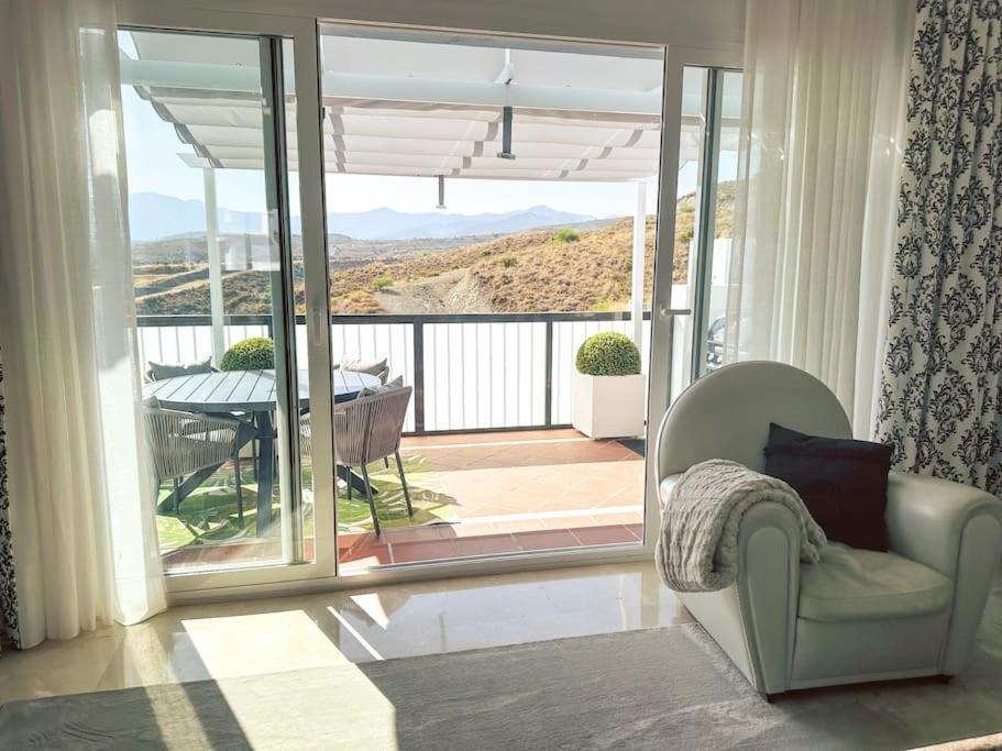 Appartamento Oceanview Luxury Penthouse Estepona Esterno foto