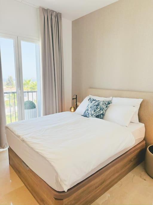 Appartamento Oceanview Luxury Penthouse Estepona Esterno foto