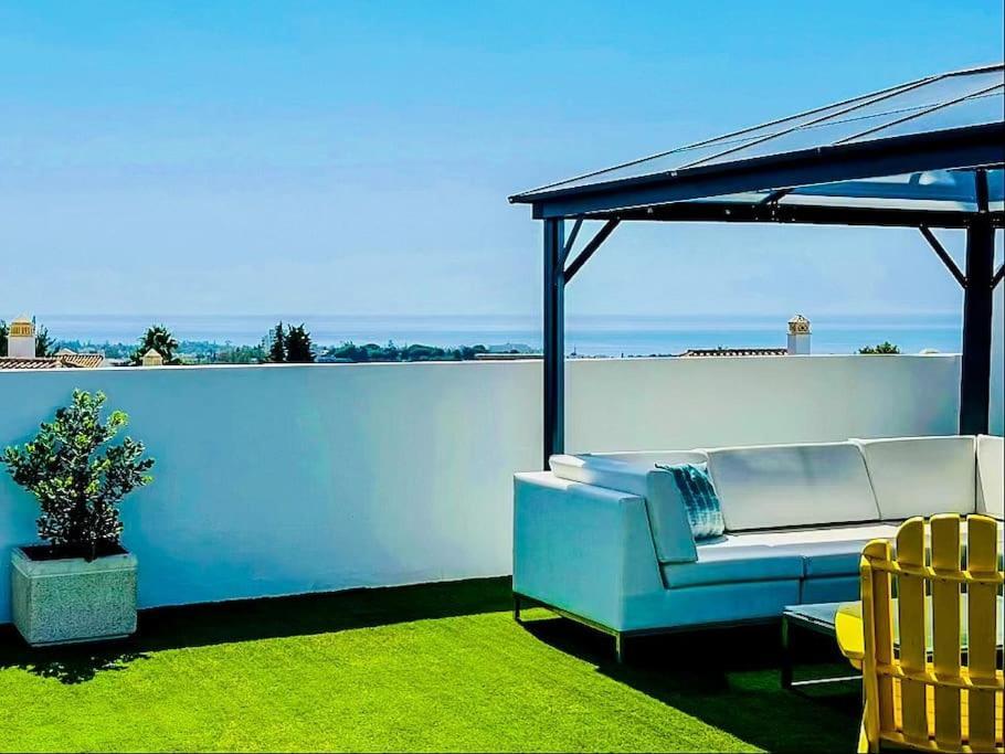 Appartamento Oceanview Luxury Penthouse Estepona Esterno foto