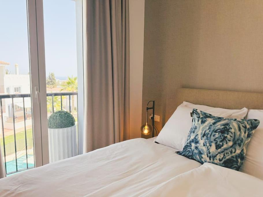 Appartamento Oceanview Luxury Penthouse Estepona Esterno foto